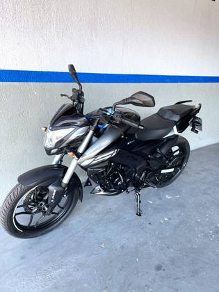 BAJAJ DOMINAR 160 
